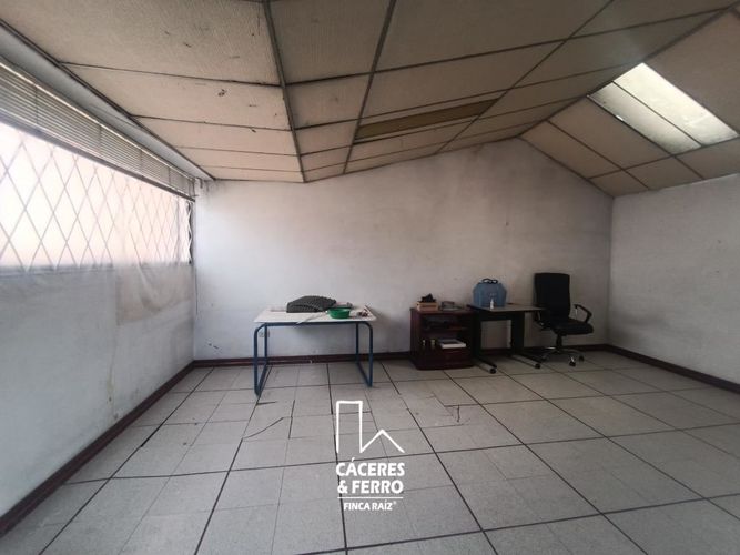 Casa de 5 alcobas en venta en Comuneros, Bogotá, 294 m² · foto 12 de 24