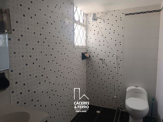 Casa de 5 alcobas en venta en Comuneros, Bogotá, 294 m² · foto 15 de 24