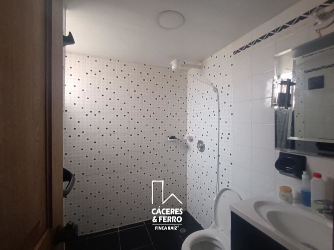 Casa de 5 alcobas en venta en Comuneros, Bogotá, 294 m² · foto 21 de 24