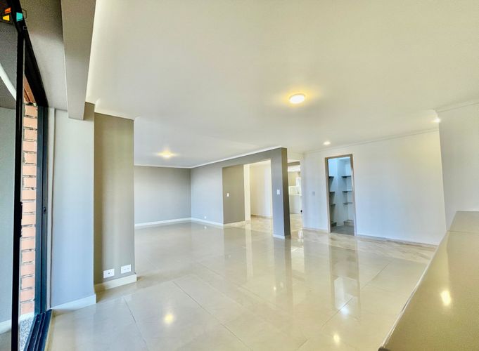 Apartamento de 4 alcobas en venta en El Poblado, Medellín, 278 m² · foto 10 de 24