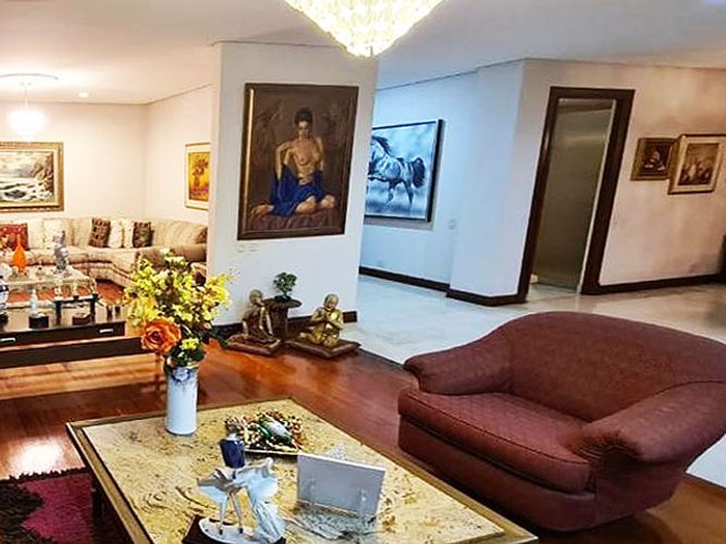 Apartamento de 3 alcobas en arriendo en El Poblado, Medellín, 280 m² · foto 4 de 15