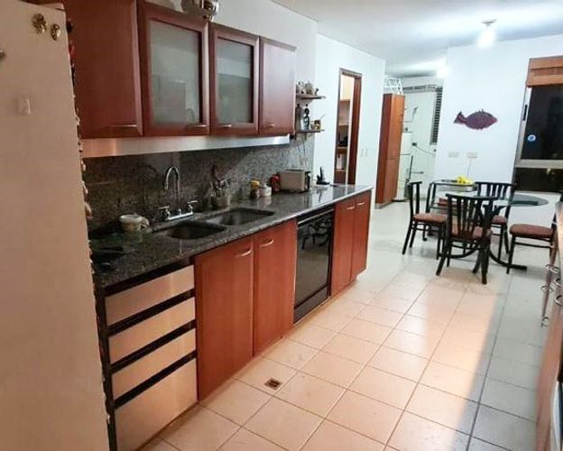 Apartamento de 3 alcobas en arriendo en El Poblado, Medellín, 280 m² · foto 7 de 15