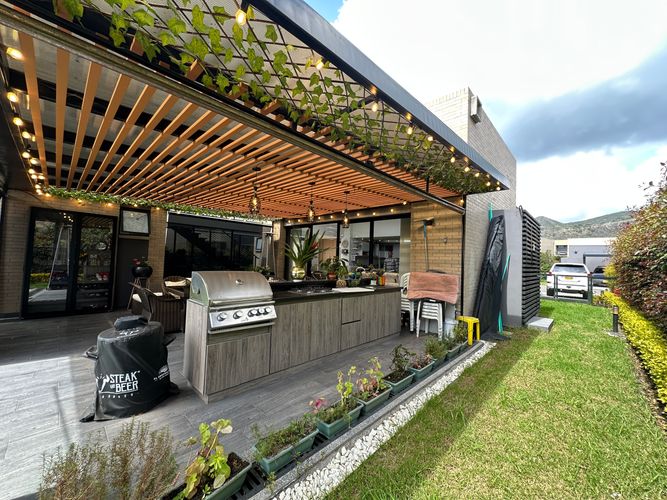 Casa de 4 alcobas en arriendo en Siberia, Cota, 246 m² · foto 10 de 24