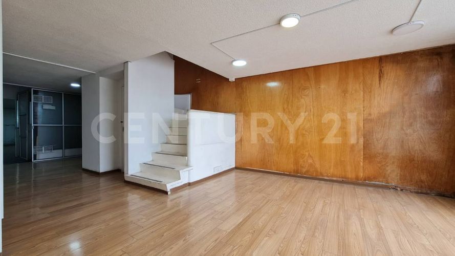 Casa de 4 alcobas en venta en La Castellana, Bogotá, 240 m² · foto 3 de 23
