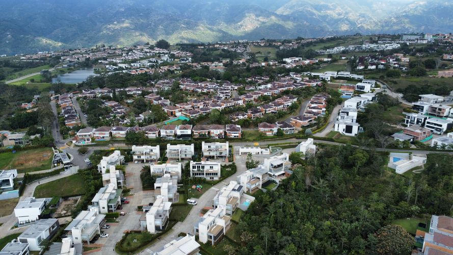 Lote en venta en Ruitoque Alto, Piedecuesta, 1116 m² · foto 2 de 6
