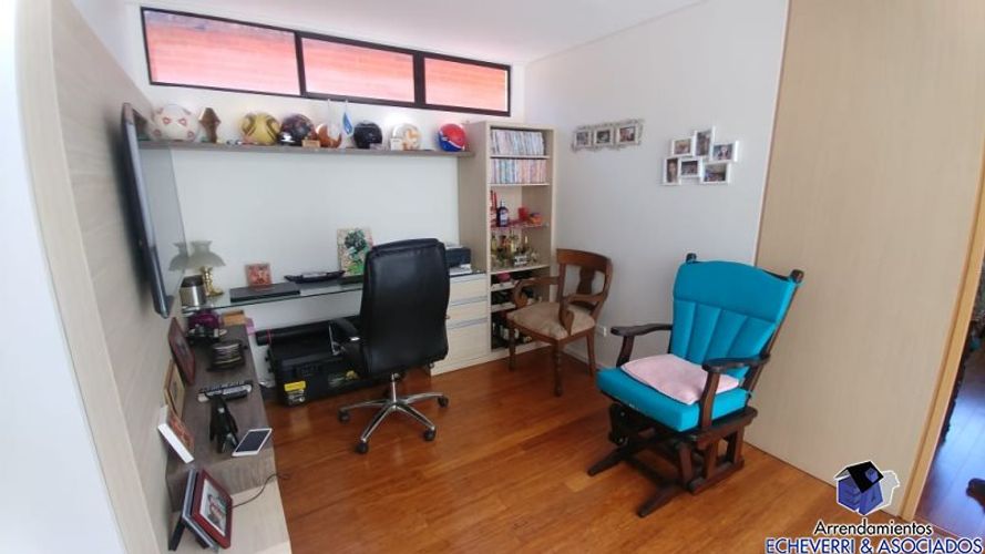 Casa de 3 alcobas en venta en Loma El Atravesado, Envigado, 185 m² · foto 5 de 18