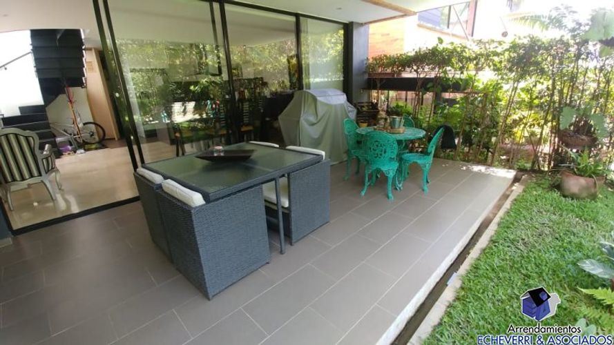 Casa de 3 alcobas en venta en Loma El Atravesado, Envigado, 185 m² · foto 9 de 18
