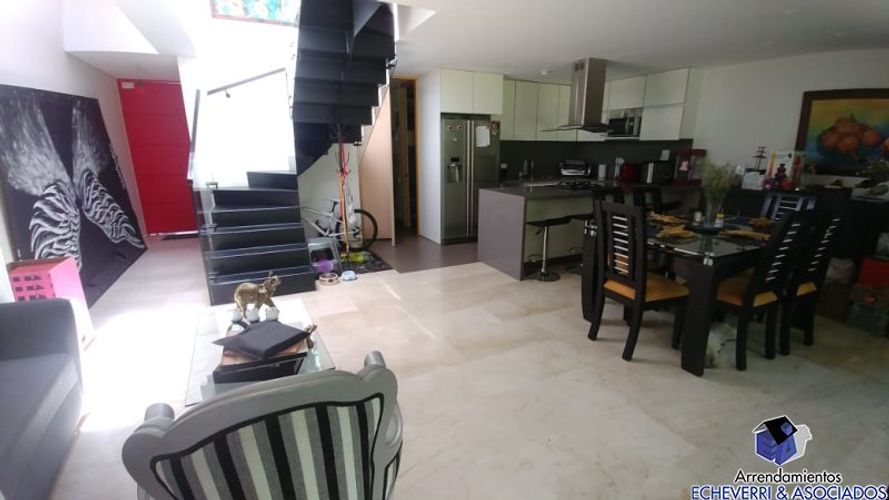 Casa de 3 alcobas en venta en Loma El Atravesado, Envigado, 185 m² · foto 12 de 18