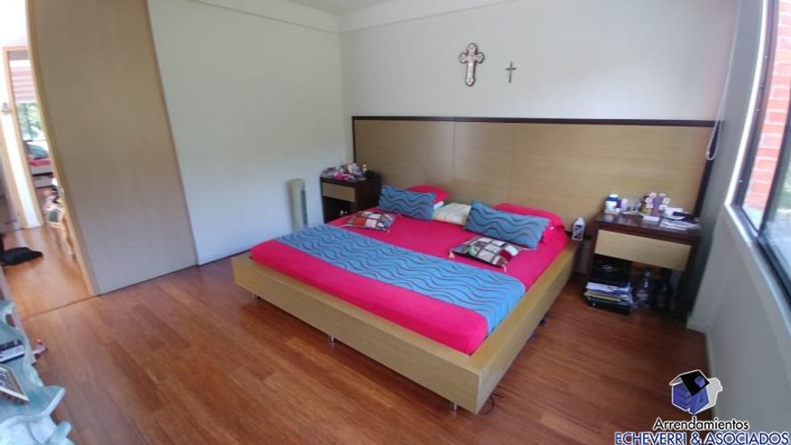 Casa de 3 alcobas en venta en Loma El Atravesado, Envigado, 185 m² · foto 15 de 18