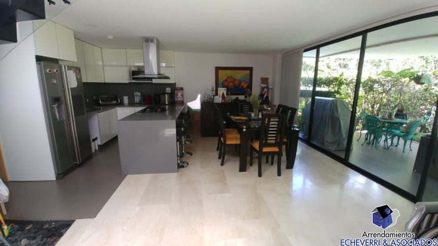 Casa de 3 alcobas en venta en Loma El Atravesado, Envigado, 185 m² · foto 16 de 18