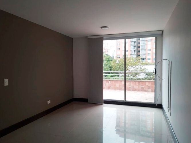 Apartamento de 3 alcobas en venta en El Poblado, Medellín, 150 m² · foto 5 de 15