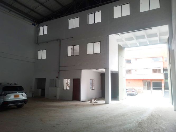Bodega en venta en Caqueta, La Estrella, 718 m² · foto 9 de 13