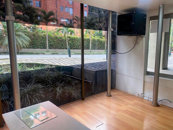 Local en venta en El Poblado, Medellín, 68 m² · foto 13 de 15