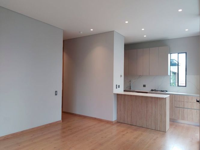 Apartamento de 2 alcobas en arriendo en El Poblado, Medellín, 122 m² · foto 4 de 15