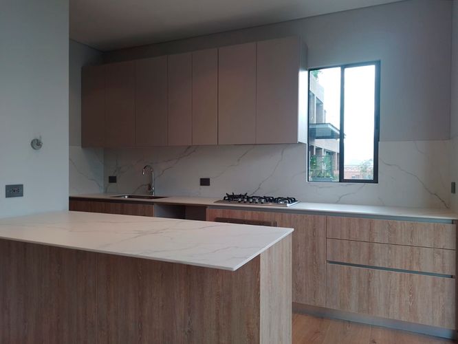 Apartamento de 2 alcobas en arriendo en El Poblado, Medellín, 122 m² · foto 5 de 15