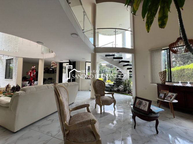 Casa de 4 alcobas en venta en Campo Verde, Piedecuesta, 328 m² · foto 2 de 22