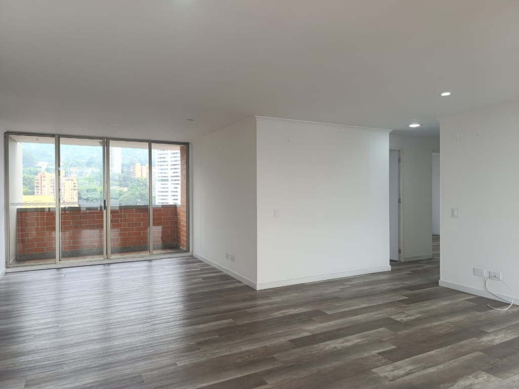 Apartamento en arriendo en El Poblado, Medellín · foto 2 de 18