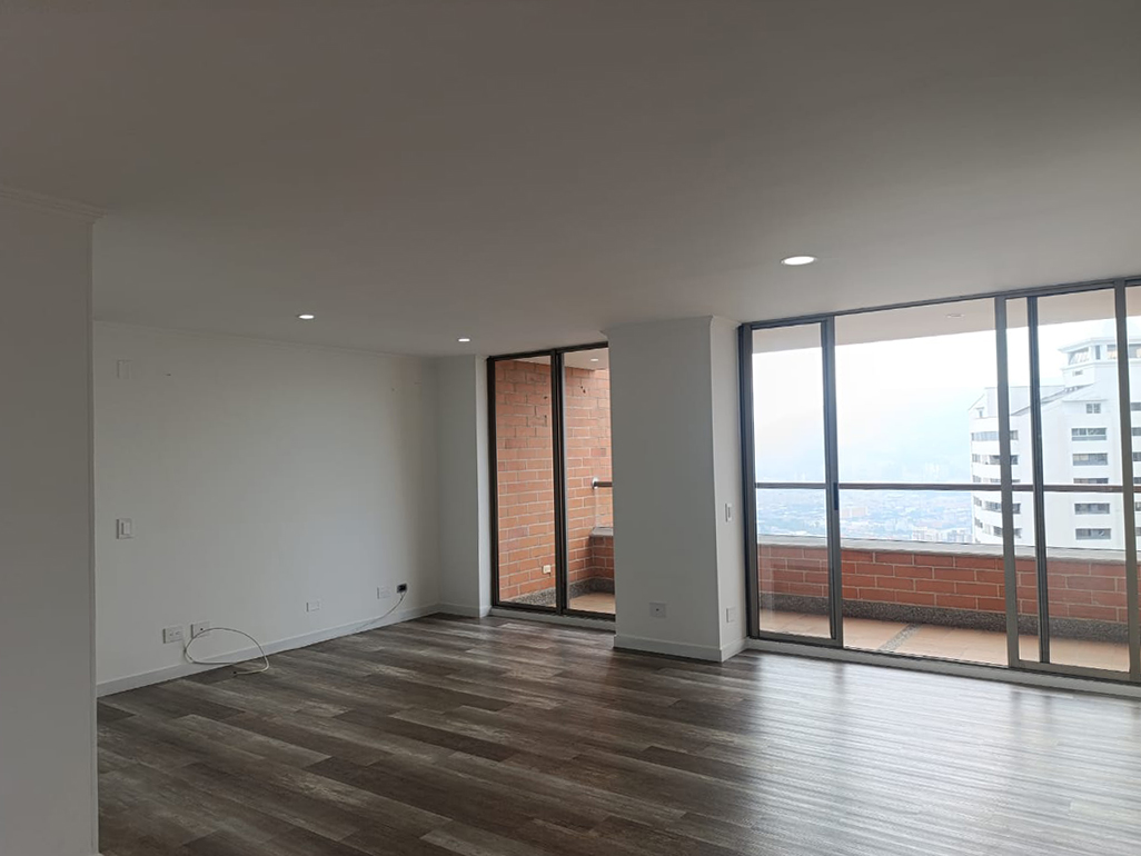 Apartamento en arriendo en El Poblado, Medellín · foto 3 de 18
