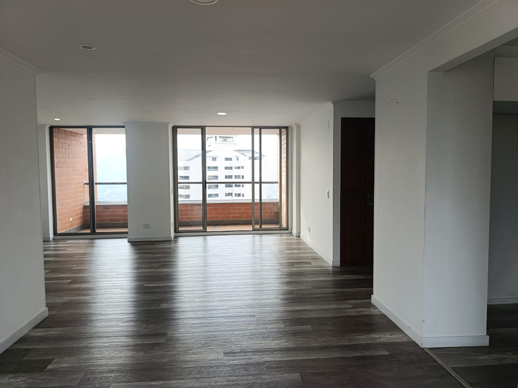Apartamento en arriendo en El Poblado, Medellín · foto 4 de 18
