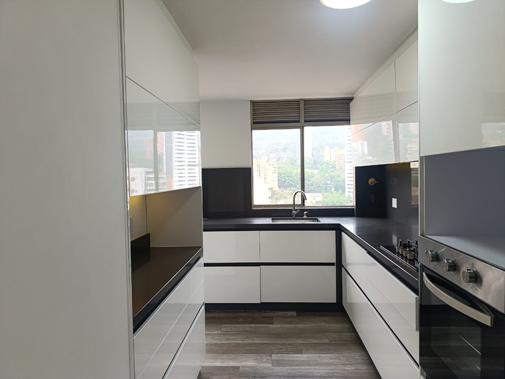 Apartamento en arriendo en El Poblado, Medellín · foto 6 de 18