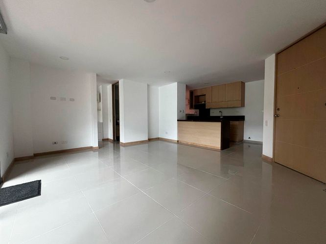 Apartamento de 3 alcobas en arriendo en Loma Del Esmeraldal, Envigado, 90 m² · foto 2 de 16