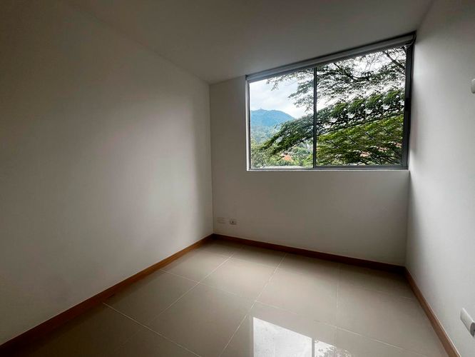 Apartamento de 3 alcobas en arriendo en Loma Del Esmeraldal, Envigado, 90 m² · foto 12 de 16