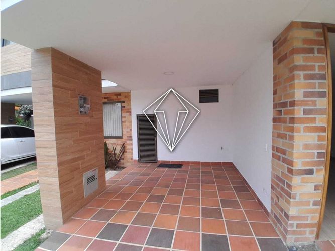 Casa de 4 alcobas en venta en La Ceja, 154 m² · foto 3 de 24