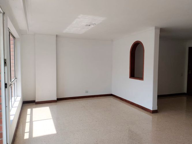 Apartamento en venta en El Poblado, Medellín · foto 4 de 20