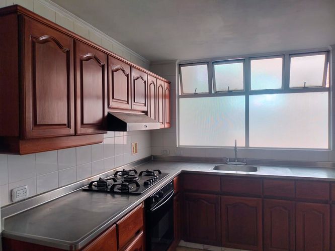 Apartamento en venta en El Poblado, Medellín · foto 6 de 20