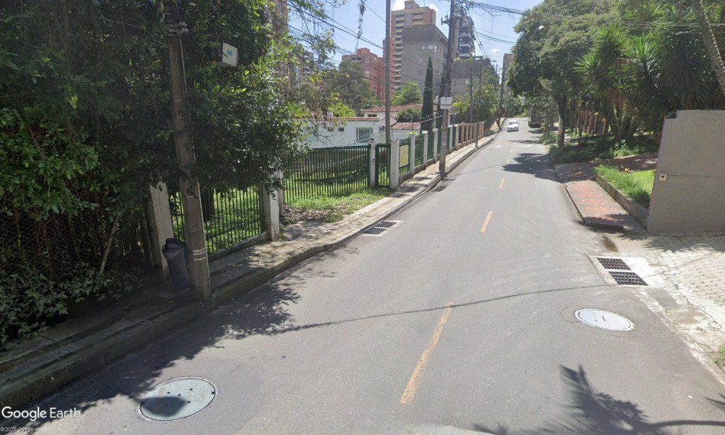 Lote en venta en El Poblado, Medellín [No disponible] 2