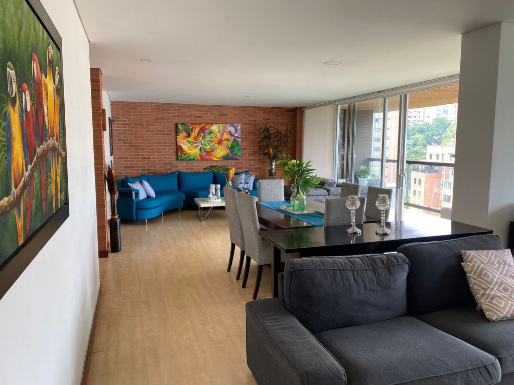 Apartamento en venta en El Poblado, Medellín [No disponible] 2