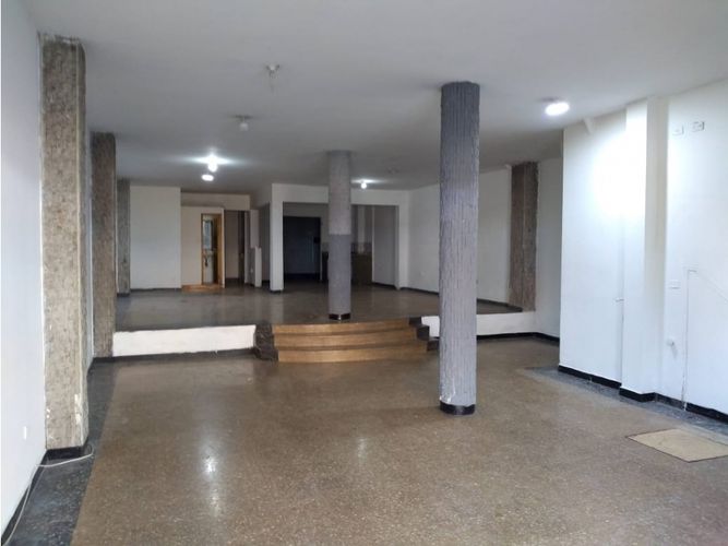 Bodega en venta en El Guayabo, Itagüí, 123 m² · foto 2 de 4