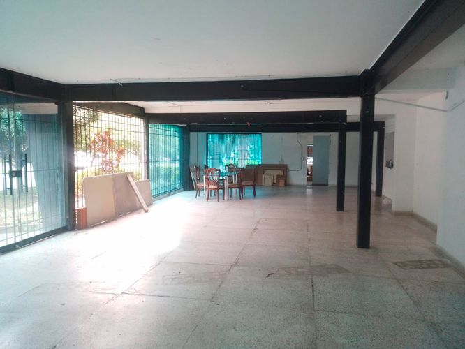 Local en venta en San Joaquín, Medellín, 1420 m² · foto 2 de 18
