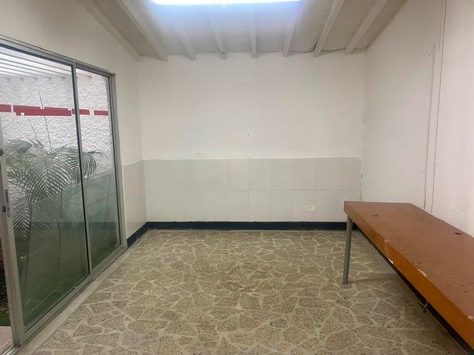 Oficina en arriendo en El Poblado, Medellín, 300 m² · foto 12 de 16