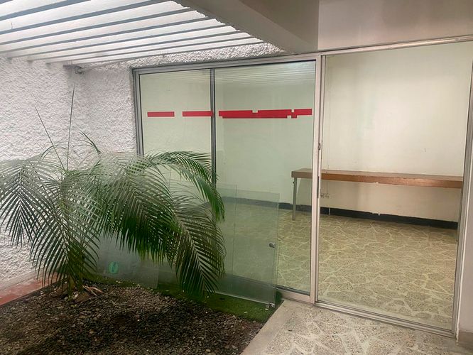 Oficina en arriendo en El Poblado, Medellín, 300 m² · foto 15 de 16