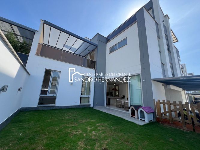 Casa de 4 alcobas en venta en Molinos Altos, Floridablanca, 367 m² · foto 2 de 22