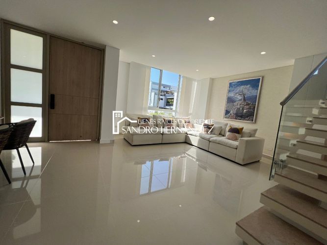 Casa de 4 alcobas en venta en Molinos Altos, Floridablanca, 367 m² · foto 6 de 22