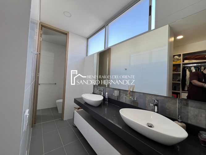 Casa de 4 alcobas en venta en Molinos Altos, Floridablanca, 367 m² · foto 12 de 22