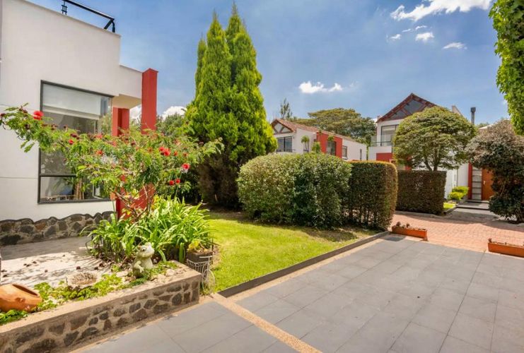 Casa de 4 alcobas en venta en Fonquetá, Chía, 244 m² · foto 3 de 24