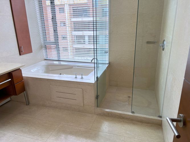 Apartamento de 4 alcobas en venta en Los Rosales, Bogotá, 375 m² · foto 6 de 24
