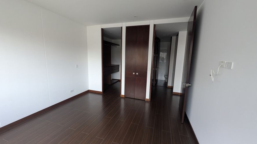 Apartamento de 1 alcoba en venta en Chico Norte, Bogotá, 65 m² · foto 4 de 12