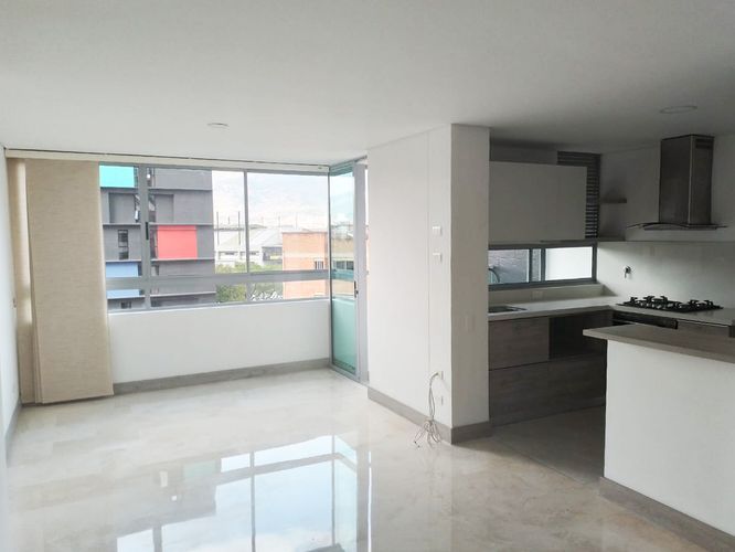 Apartamento de 2 alcobas en arriendo en Laureles, Medellín, 75 m² · foto 2 de 16