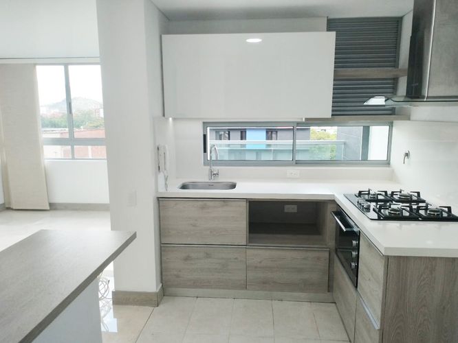 Apartamento de 2 alcobas en arriendo en Laureles, Medellín, 75 m² · foto 4 de 16