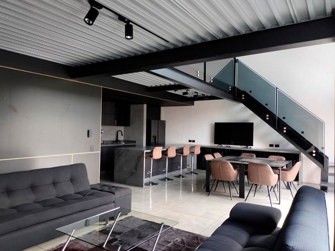 Apartamento de 1 alcoba en arriendo en El Poblado, Medellín, 121 m² · foto 2 de 19