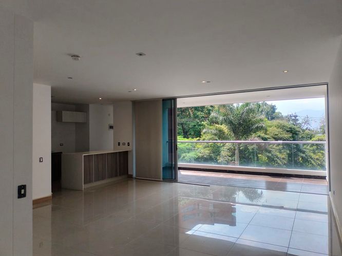 Apartamento de 3 alcobas en arriendo en El Poblado, Medellín, 146 m² · foto 2 de 20
