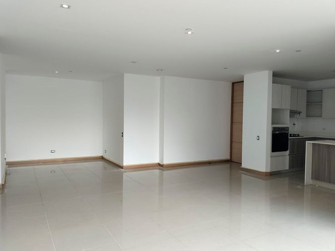 Apartamento de 3 alcobas en arriendo en El Poblado, Medellín, 146 m² · foto 5 de 20