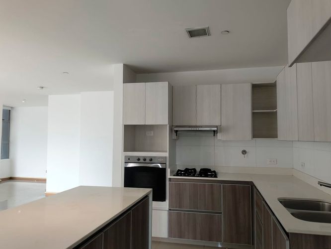 Apartamento de 3 alcobas en arriendo en El Poblado, Medellín, 146 m² · foto 7 de 20