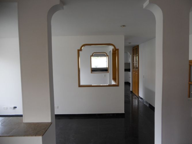 Casa de 4 alcobas en venta en Lagos De Torca, Bogotá, 278 m² · foto 18 de 24