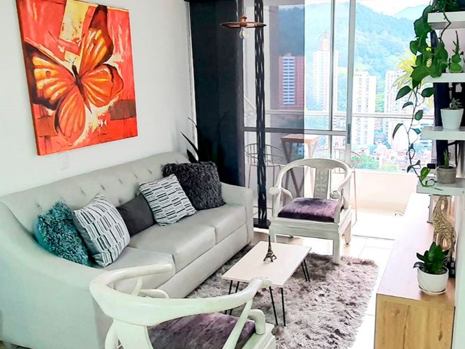 Apartamento de 3 alcobas en venta en Entreamigos, Sabaneta, 69 m² · foto 2 de 17