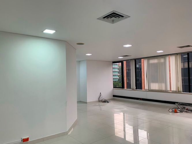 Oficina en arriendo en El Poblado, Medellín, 125 m² · foto 4 de 13